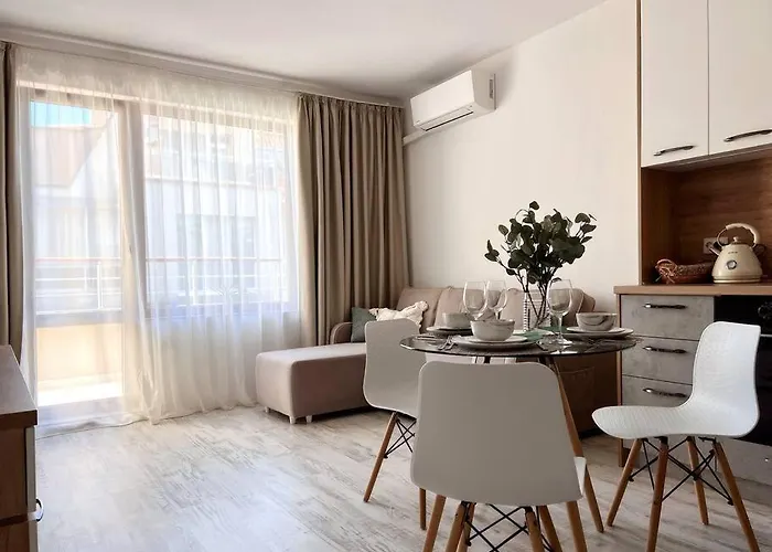 Seaside Tyndzha Apartman *